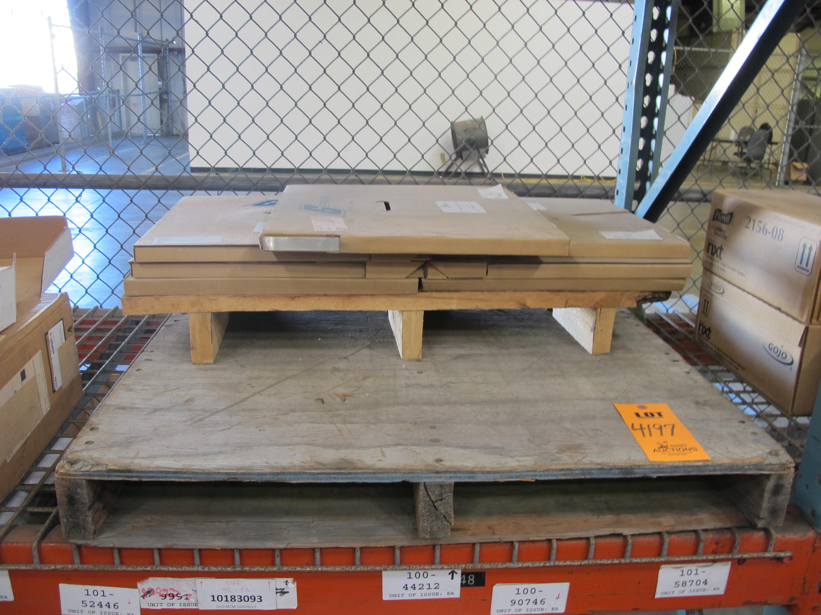 (7) BANDS, STRAPPING TYPE, 3/4" X .020 THK SIZE, SS MATERIAL. 44 LBS = 1 ROLL, (20 FT PER LB). LOADING & HANDLING FEE $15-4197